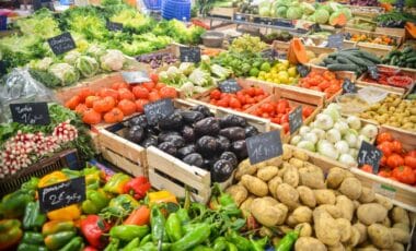 Un marché de légumes pour illustrer l'inflation