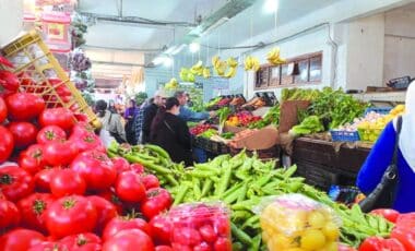 Un marché de légumes pour illustrer les prix