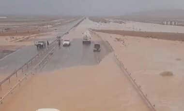 Une météo agitée illustrée par une pgoto de pluies qui tombent dans la région saharienne