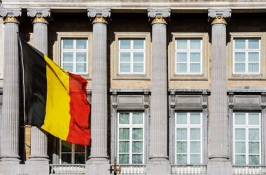 Illustration : Drapeau belge sur une façade