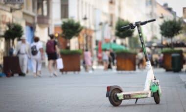 Trottinettes Et Vélos