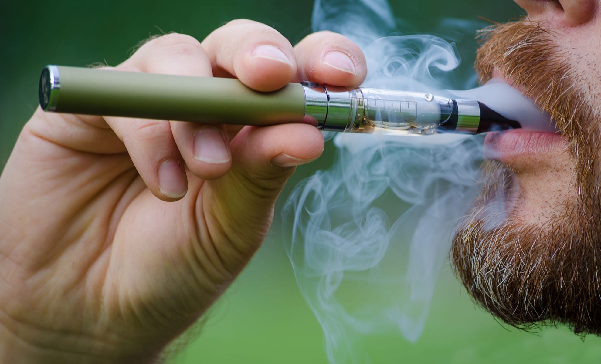 elfbar nachfüll pod läuft aus La moitié des vendeurs de cigarettes électroniques en Belgique ne respecte  pas la loi