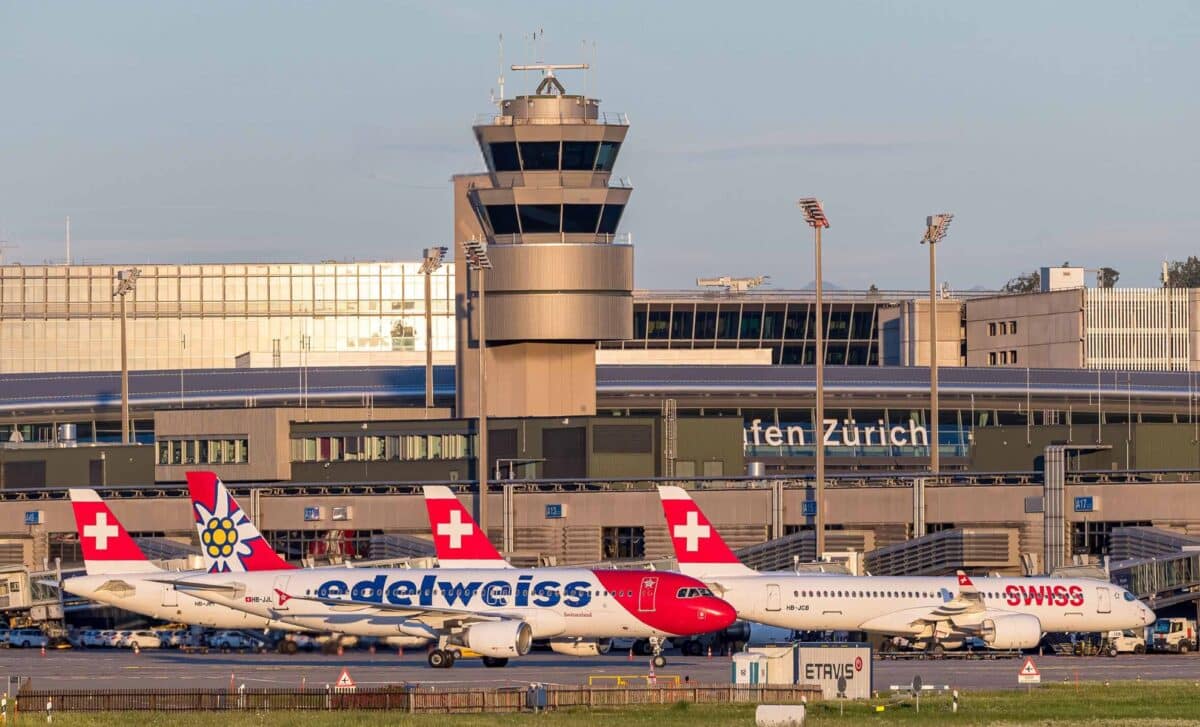 Avions de Swiss et Edelweiss à l'aéroport de Zurich