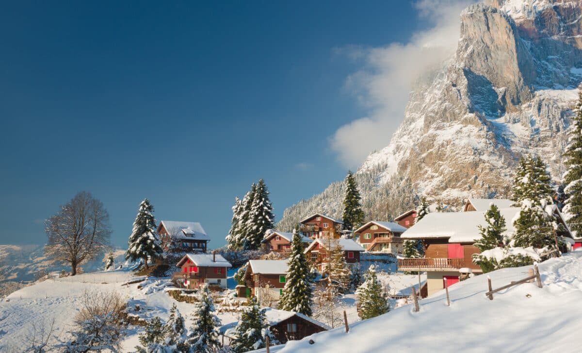 Village dans les Alpes suisses