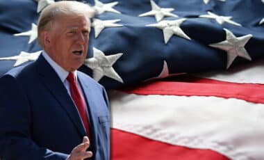 Drapeau des États-Unis et Donald Trump