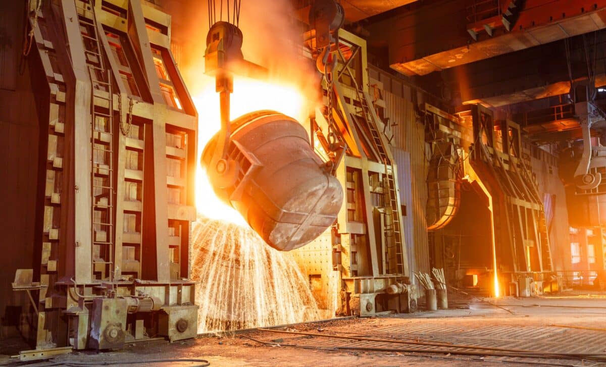 Fonderie d'acier liquide de haut fourneau dans des aciéries