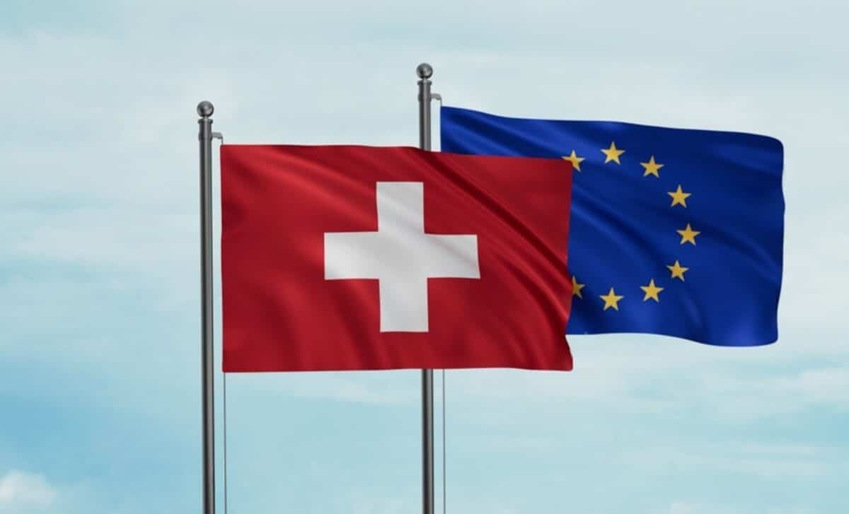 Le drapeau de l'Union européenne et de la Suisse
