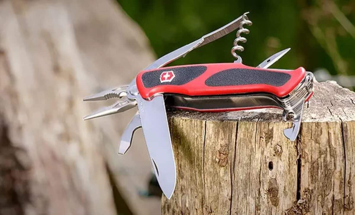 couteaux suisses