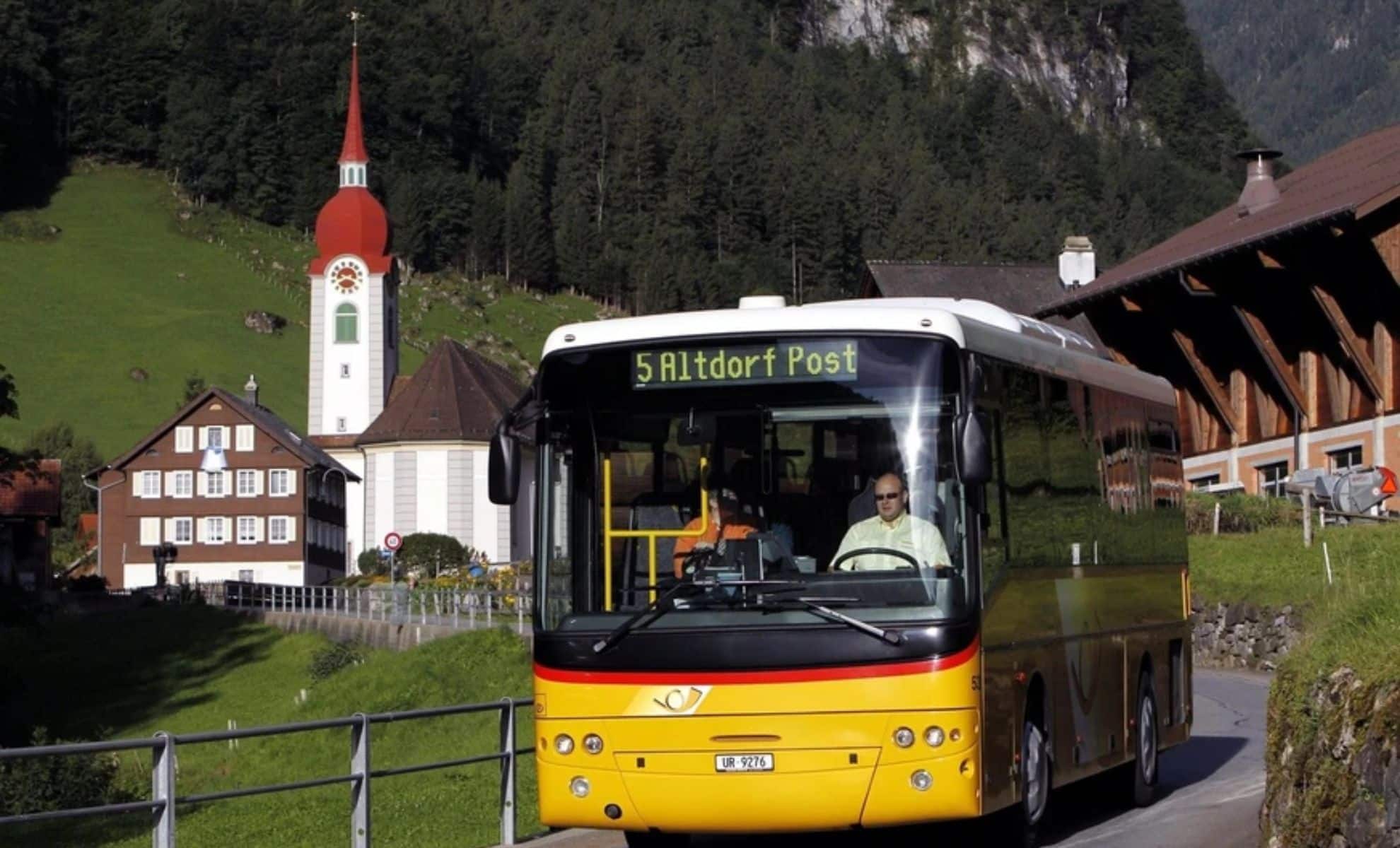 CarPostal : Parler dans le bus pourrait-il bientôt vous coûter une amende