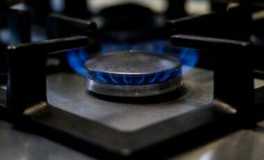 Chute des prix du gaz sur les marchés internationaux : une bonne nouvelle pour les Français