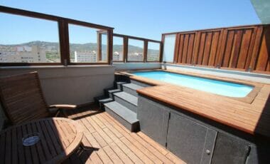 Comment installer une piscine hors-sol sur votre balcon sans enfreindre la loi ?