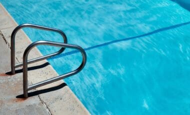 Impôts : quelles sont les piscines qui échappent aux taxes en 2024 ?