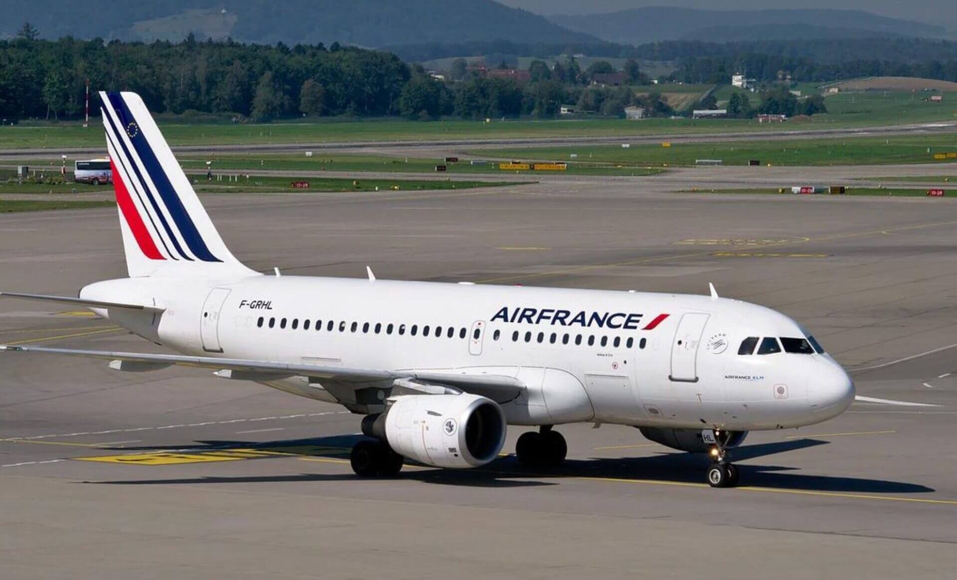 Grève dans les aéroports parisiens mardi : à quoi faut-il s'attendre ?