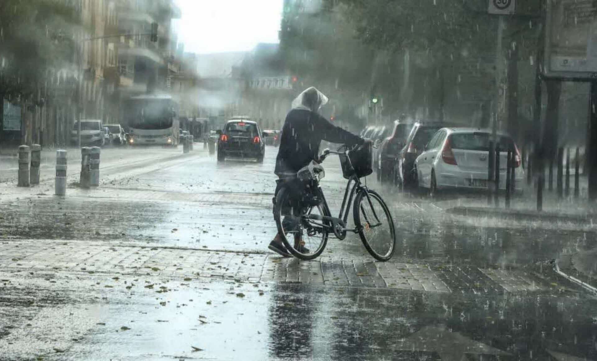 Alerte météo : retour des perturbations et chute brutale des températures ce week-end, voici les régions concernées