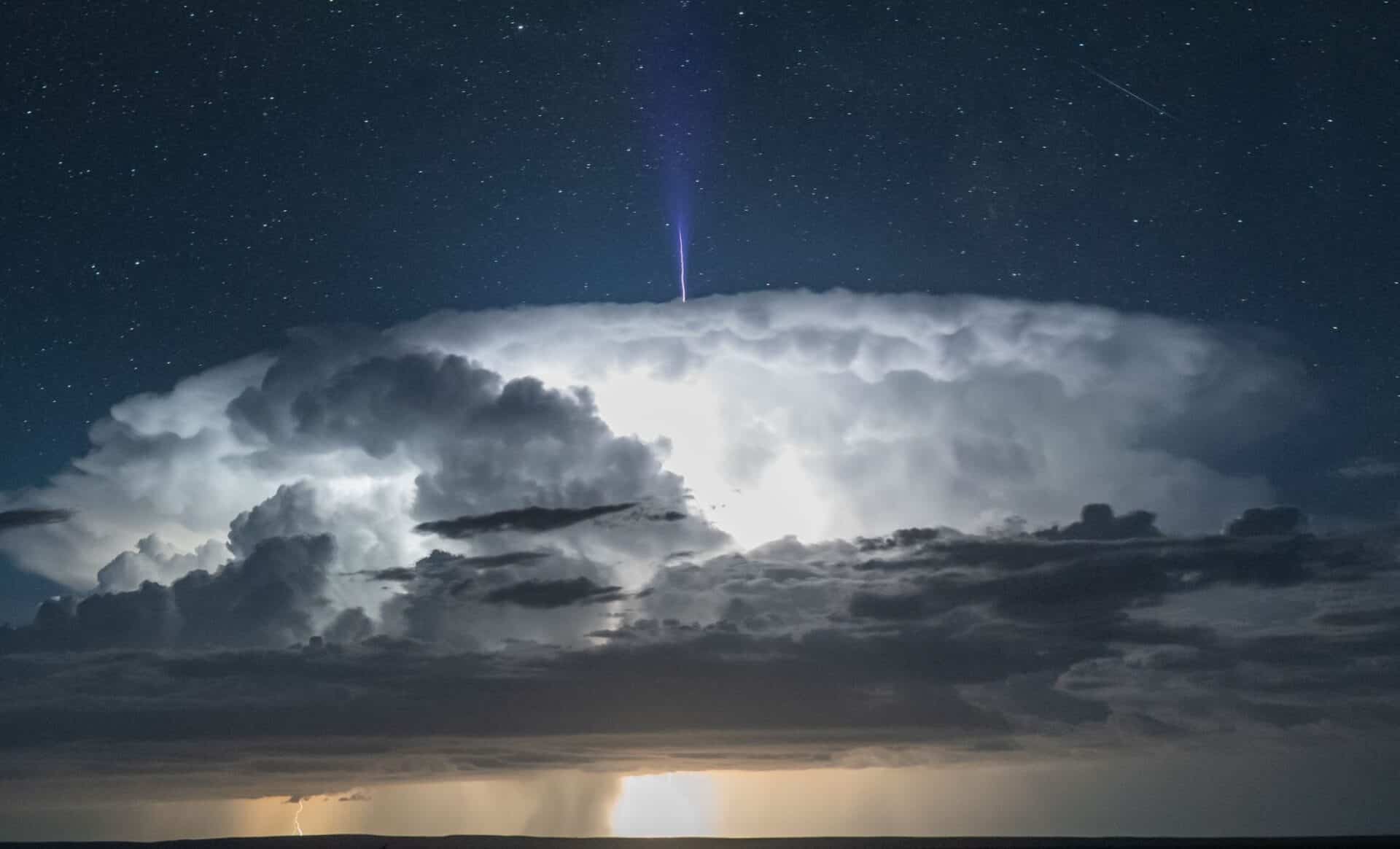 Météo : qu'est-ce que les jets bleus, ce phénomène aussi beau qu'éphémère ?