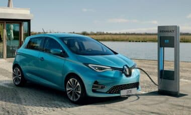 Véhicules électriques à 100 euros par mois : les ménages modestes pourront pré-réserver dès novembre