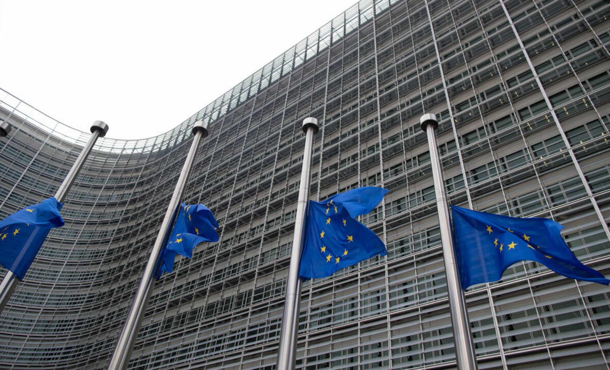 La Commissione europea invita la Francia a riconsiderare la sua spesa eccessiva
