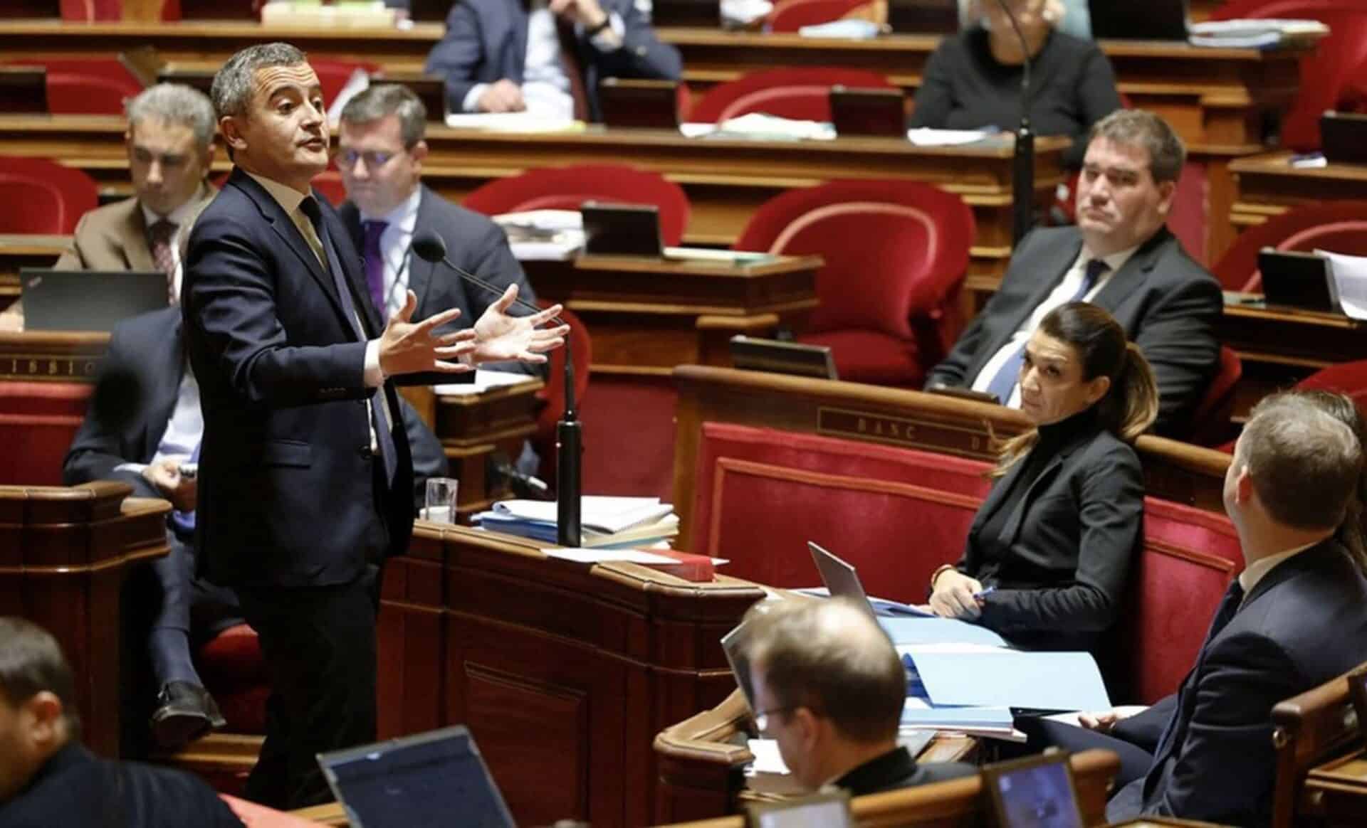 Suppression de l'AME par le Sénat : le ministre de la Santé s'y oppose, Darmanin le rejoint