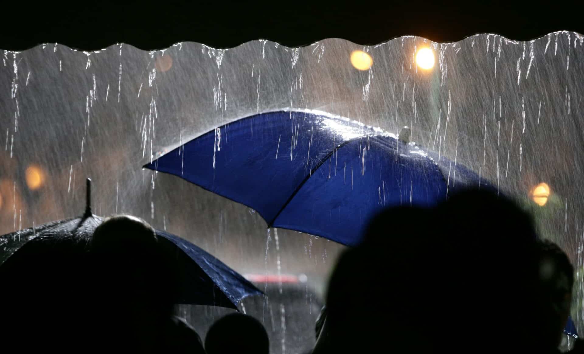 Météo : un cocktail de vent, pluie et neige dès lundi en France, voici les régions concernées