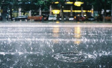 Météo : chute d'énormes quantités de pluie, voici les 7 départements en alerte crues et pluie-inondation