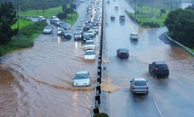 Météo : le temps se gâte, voici les départements concernés par les alertes neige, verglas, pluie et inondation