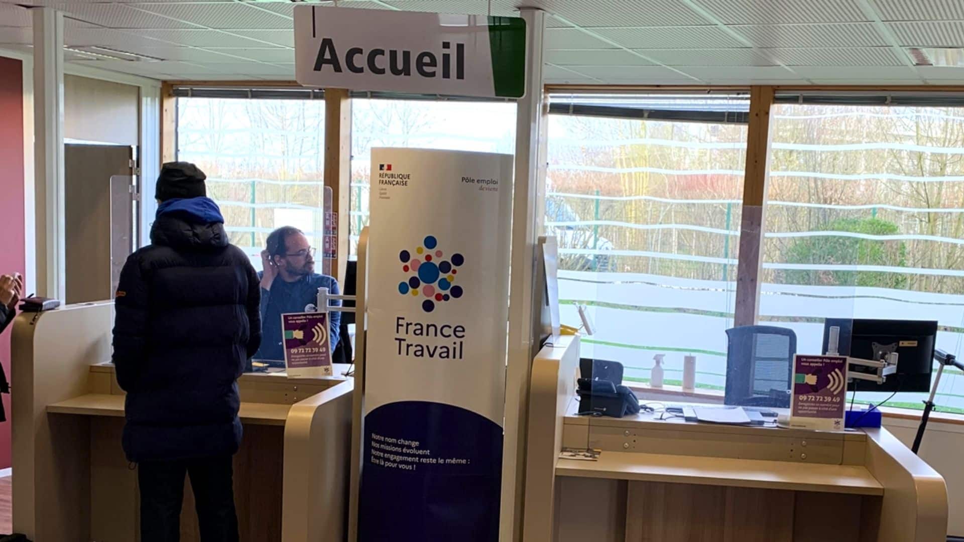 Une agence France Travail pour illustrer le sujet de l'assurance chômage