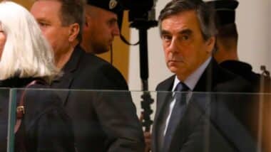 Emplois Fictifs L'ancien Premier Ministre François Fillon Définitivement Jugé Coupable