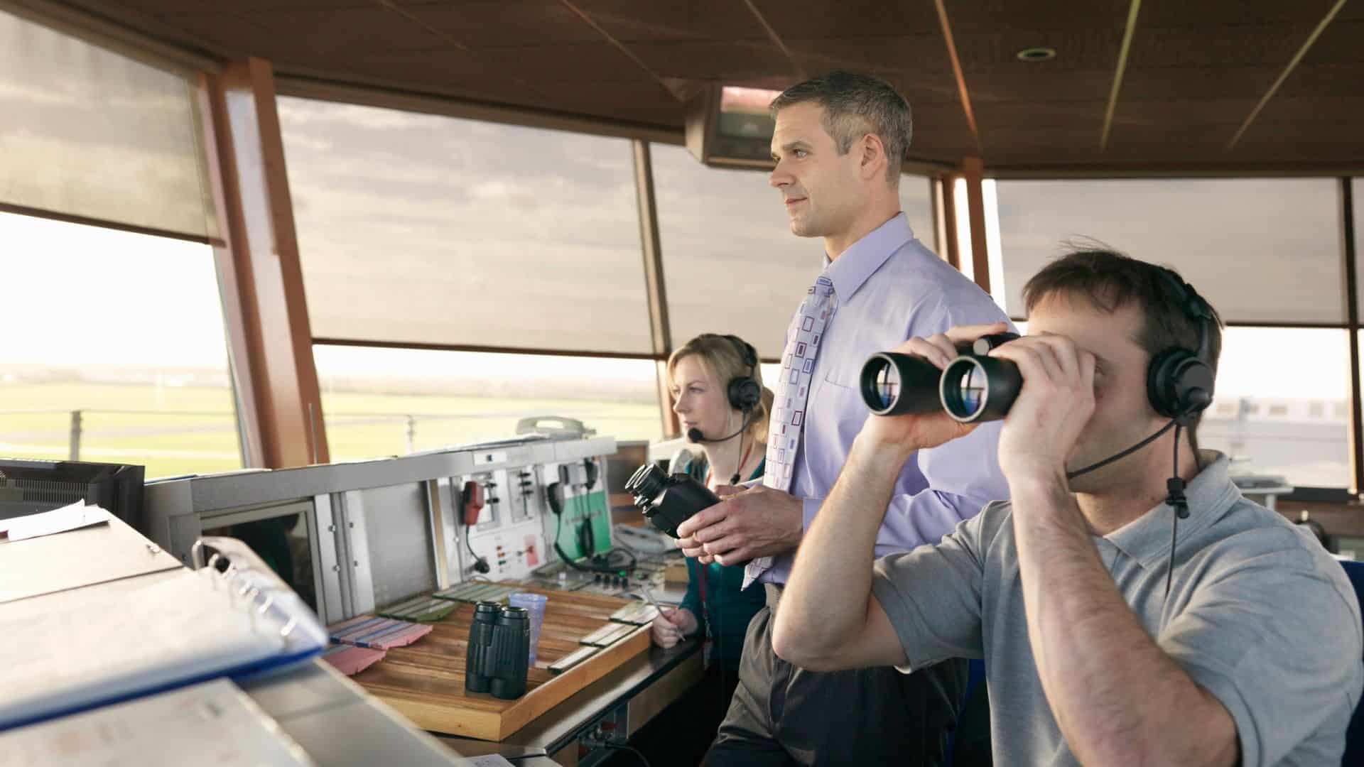 Grève des contrôleurs aériens : une journée galère s'annonce dans les aéroports français