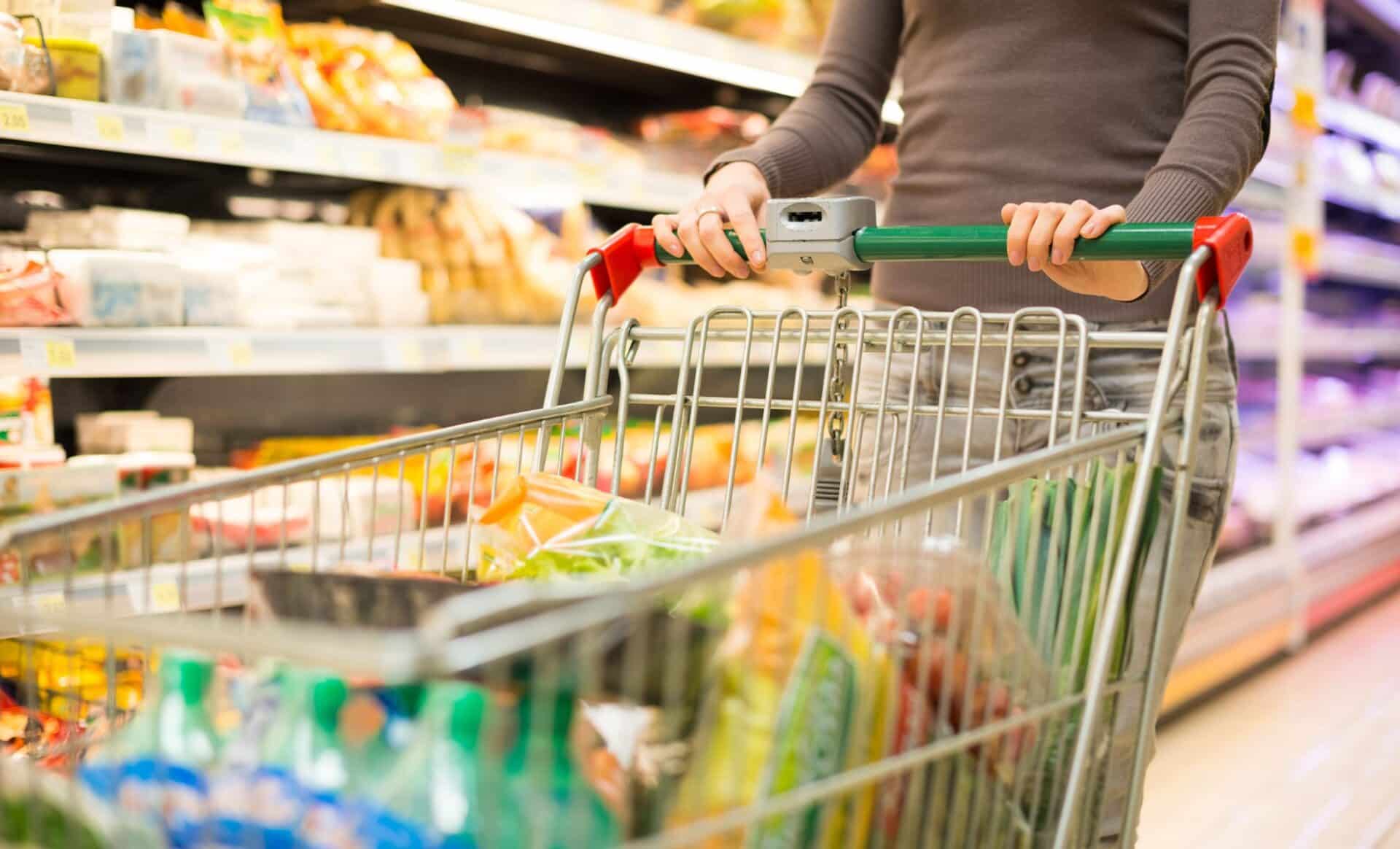 Consommation : les trois grandes marques accusées de « cheapflation » par Foodwatch