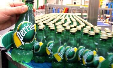 Des bactéries d'origine fécales dans l'eau Perrier de Nestlé : au moins 2 millions de bouteilles détruites