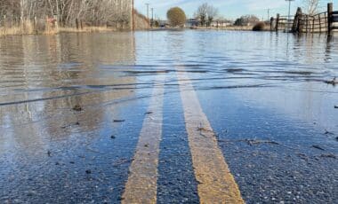 Météo : pluies soutenues, grêle, orages et 16 départements placés en alerte crues