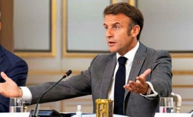 Creusement du déficit public : Emmanuel Macron charge les collectivités locales et garde la cap de la politique d’austérité