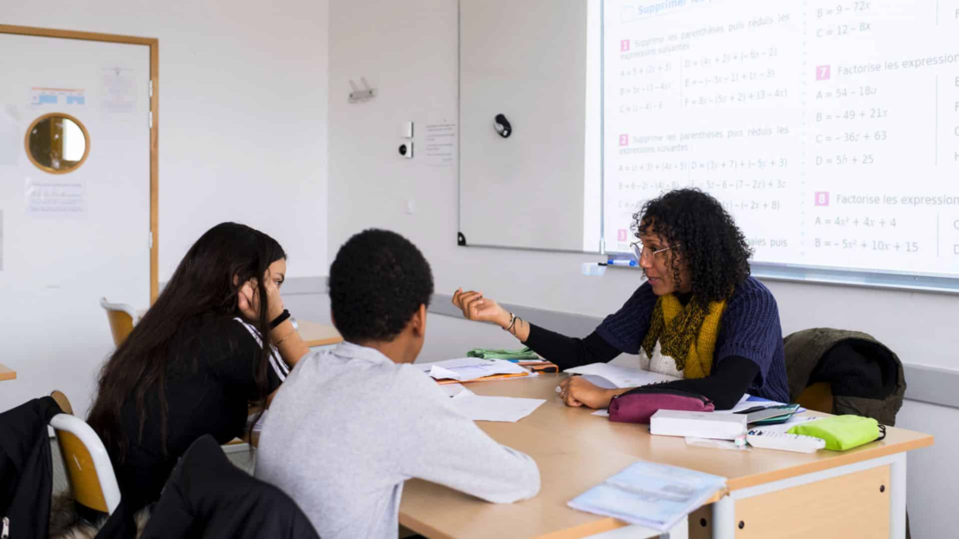 Emploi : les enfants de cadres sont-ils favorisés par rapport à ceux issus de la classe ouvrière ?