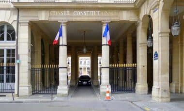 France Le Conseil Constitutionnel Censure L’exclusion Des étrangers Irréguliers Du Bénéfice De L’aide Juridictionnelle