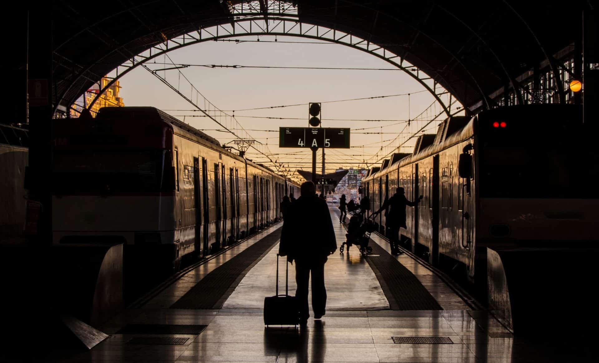 GrÈves À Quoi Faut Il S'attendre Dans Les Transports Pour Le Pont Du 8 Mai