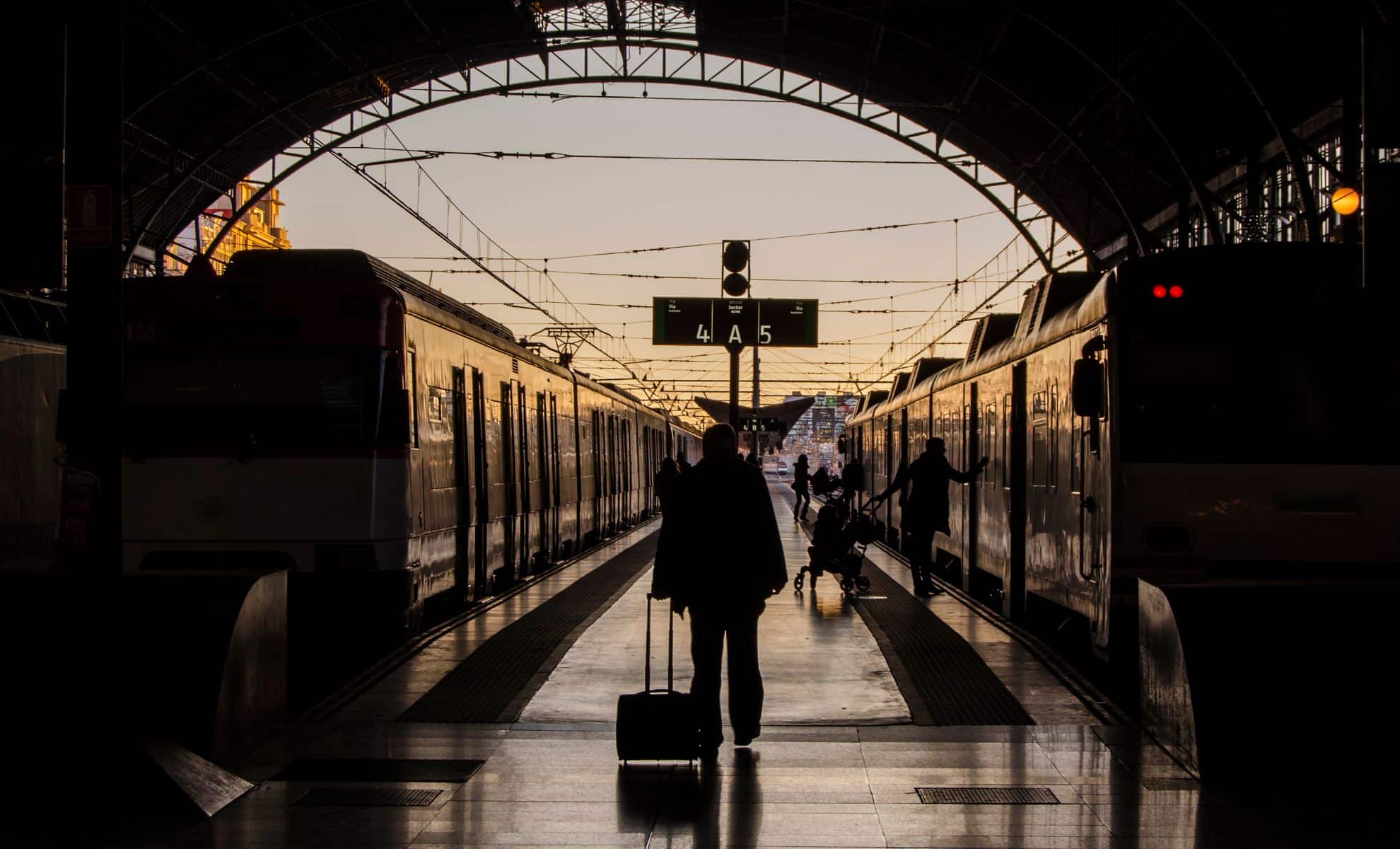 GrÈves À Quoi Faut Il S'attendre Dans Les Transports Pour Le Pont Du 8 Mai