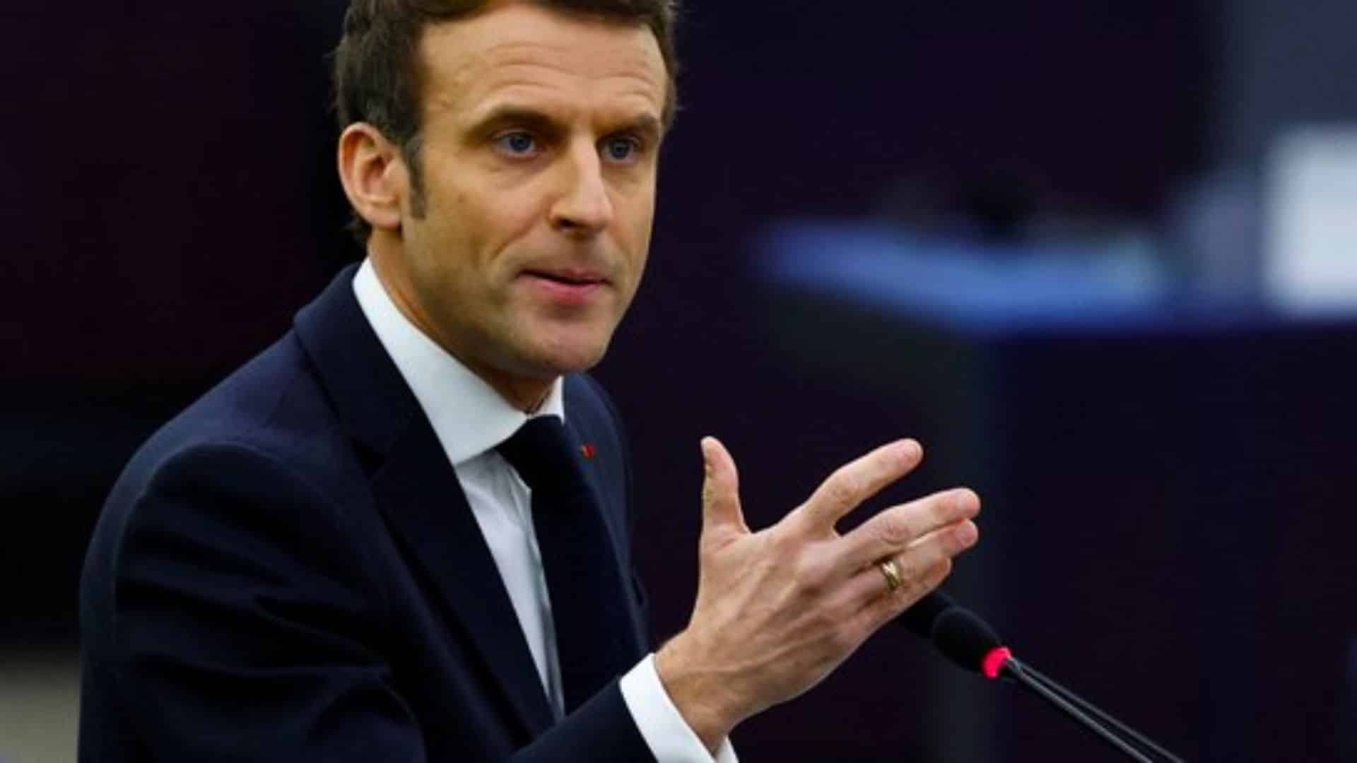 Check-up fertilité, PMA, mesures pour femmes : Macron détaille son plan pour relancer la natalité