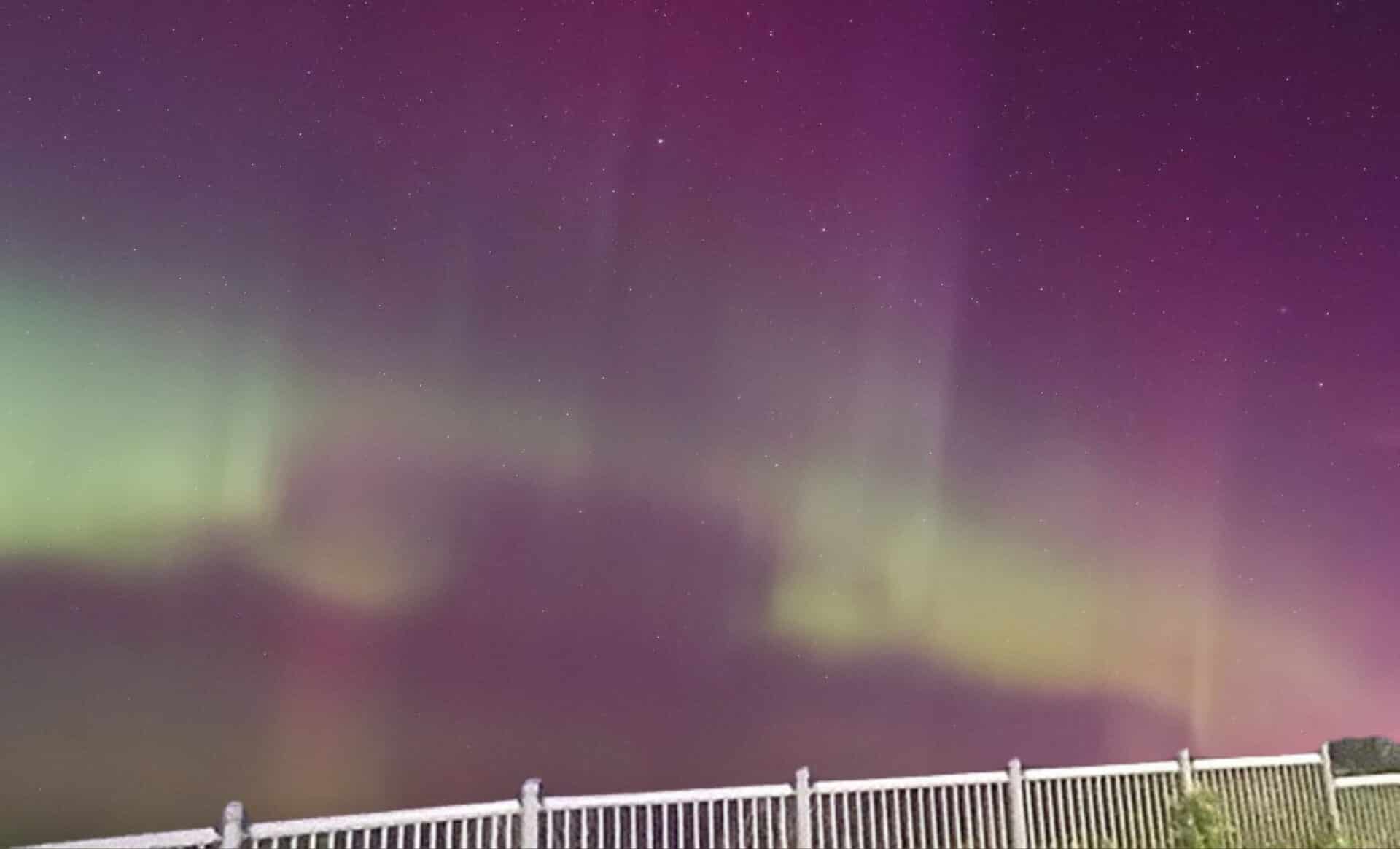 Une tempête solaire extrême frappe la France : fascinantes aurores boréales observées dans plusieurs régions