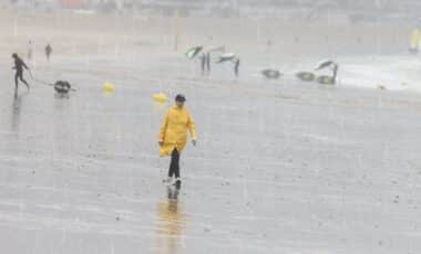 Météo : les gouttes froides vont-elles gâcher nos vacances d'été ?