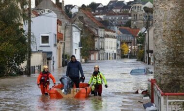 Météo : alerte aux violents orages et aux crues, voici les 15 départements touchés