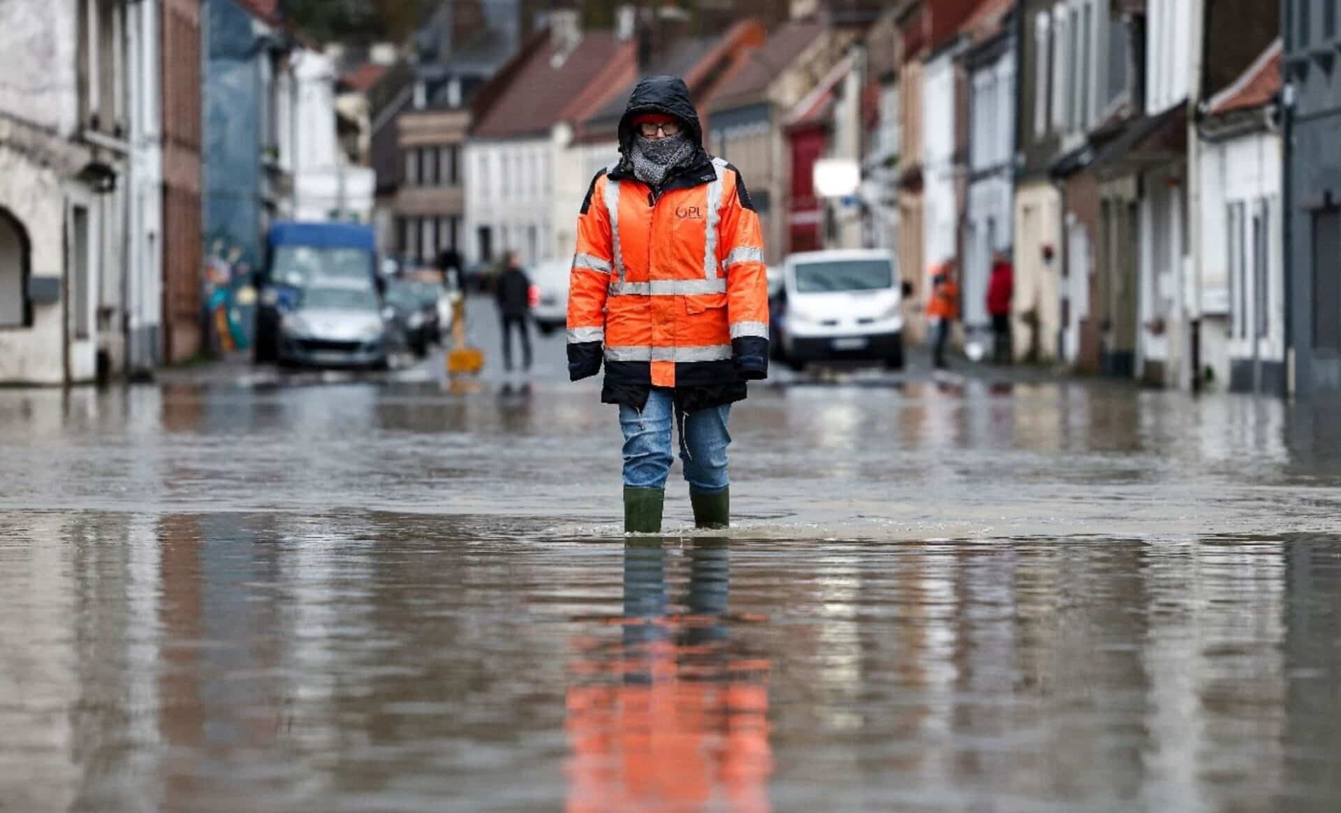 Météo : crues, orages, pluies et inondations, voici les 40 départements en alerte