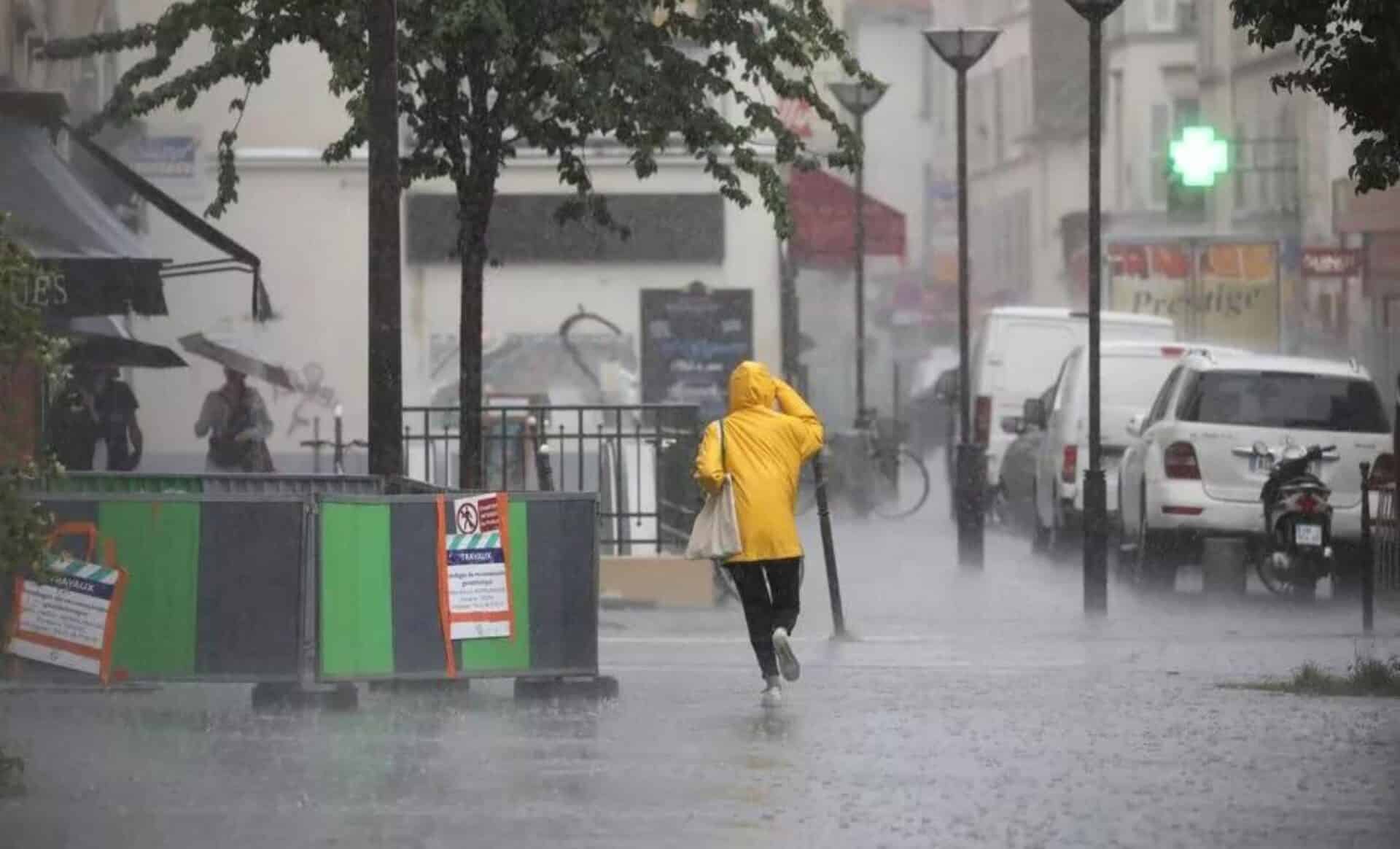 Météo : coup de chaud et intensification de la perturbation orageuse cet après-midi, les départements en alerte