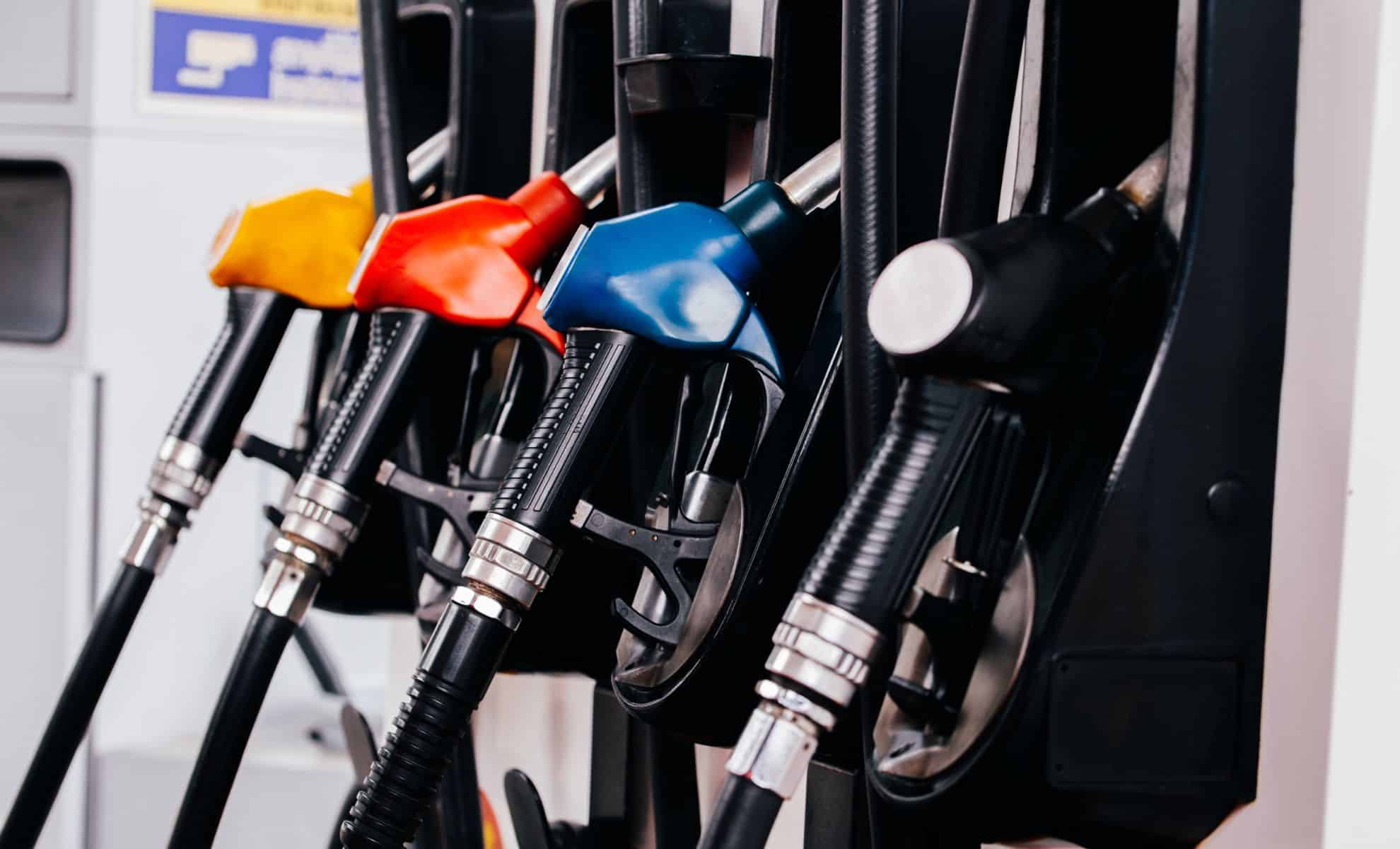 Proposte del partito per ridurre i prezzi del carburante