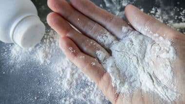 Santé : le talc serait potentiellement responsable du cancer des poumons (OMS)