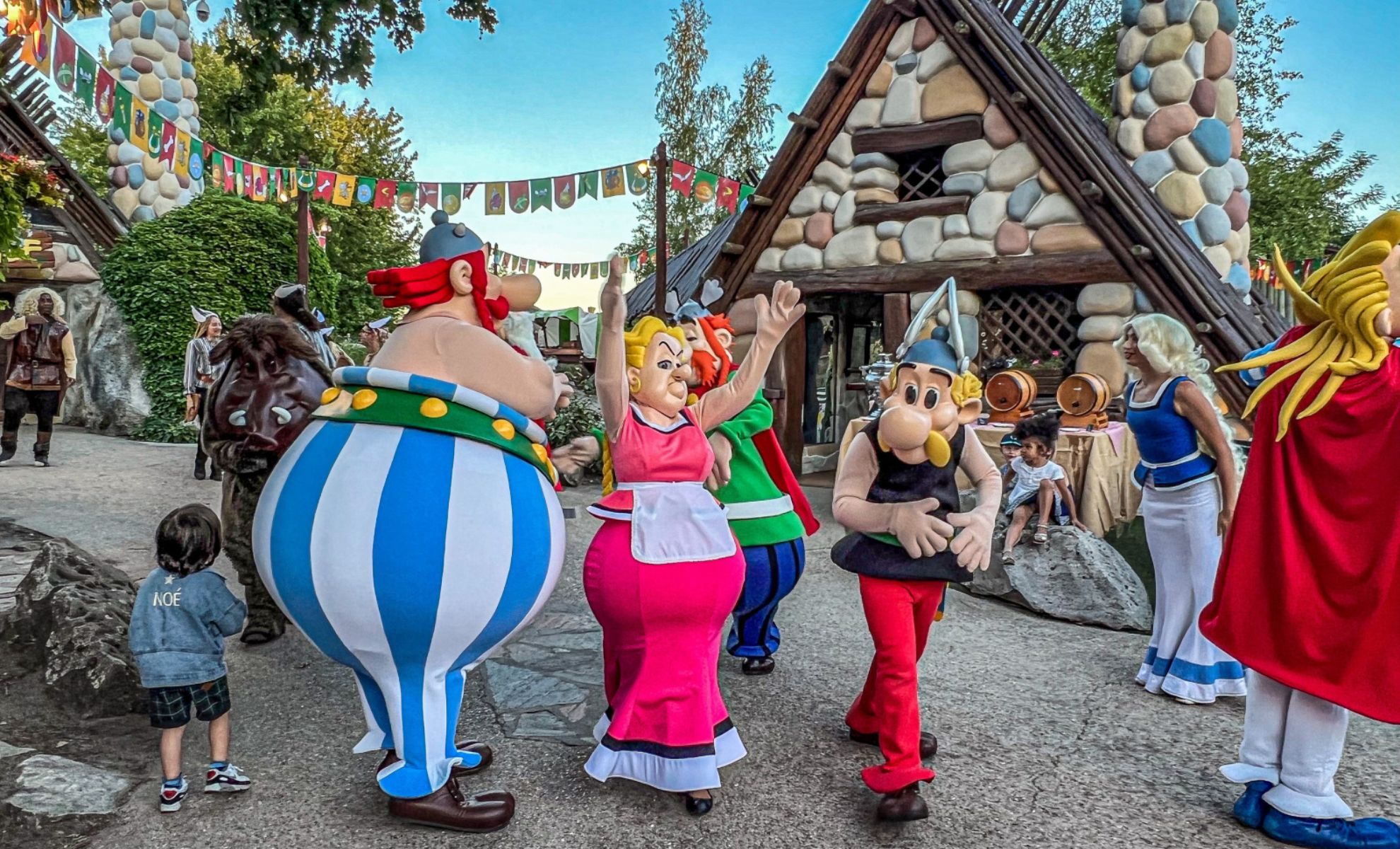 Le Parc Astérix Gratuit Cet été ! À Condition De S’appeler Romain, Romane Ou Romaine