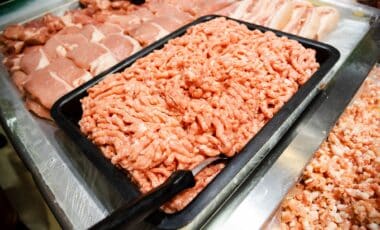 Rappel Conso : contaminés à la bactérie E. Coli, des steaks hachés rappelés dans toute la France