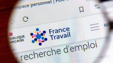 page d'accueil du site de France Travail, organisme au sein duquel l'ensemble des bénéficiaires du RSA seront intégrés à partir de janvier 2025