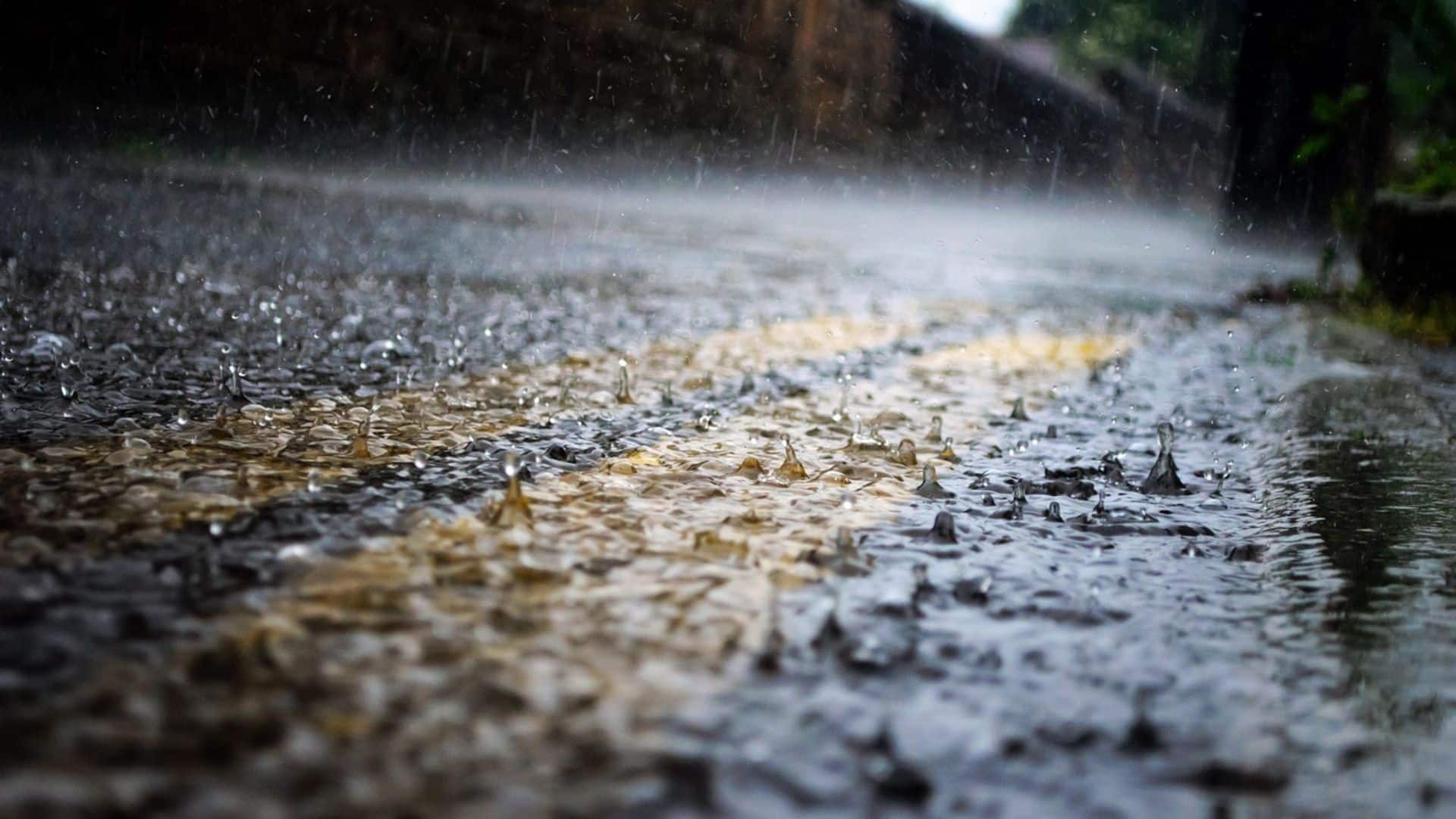 Photo de chute de pluie pour illustrer une météo perturbée