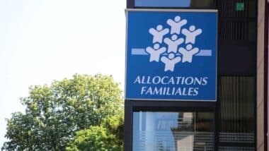 Photo de la Caf dont les aides font baisser la pauvreté