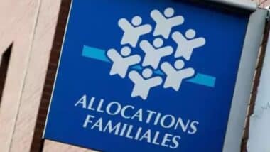 Fronton de la Caisse d'allocations familiales (CAF)